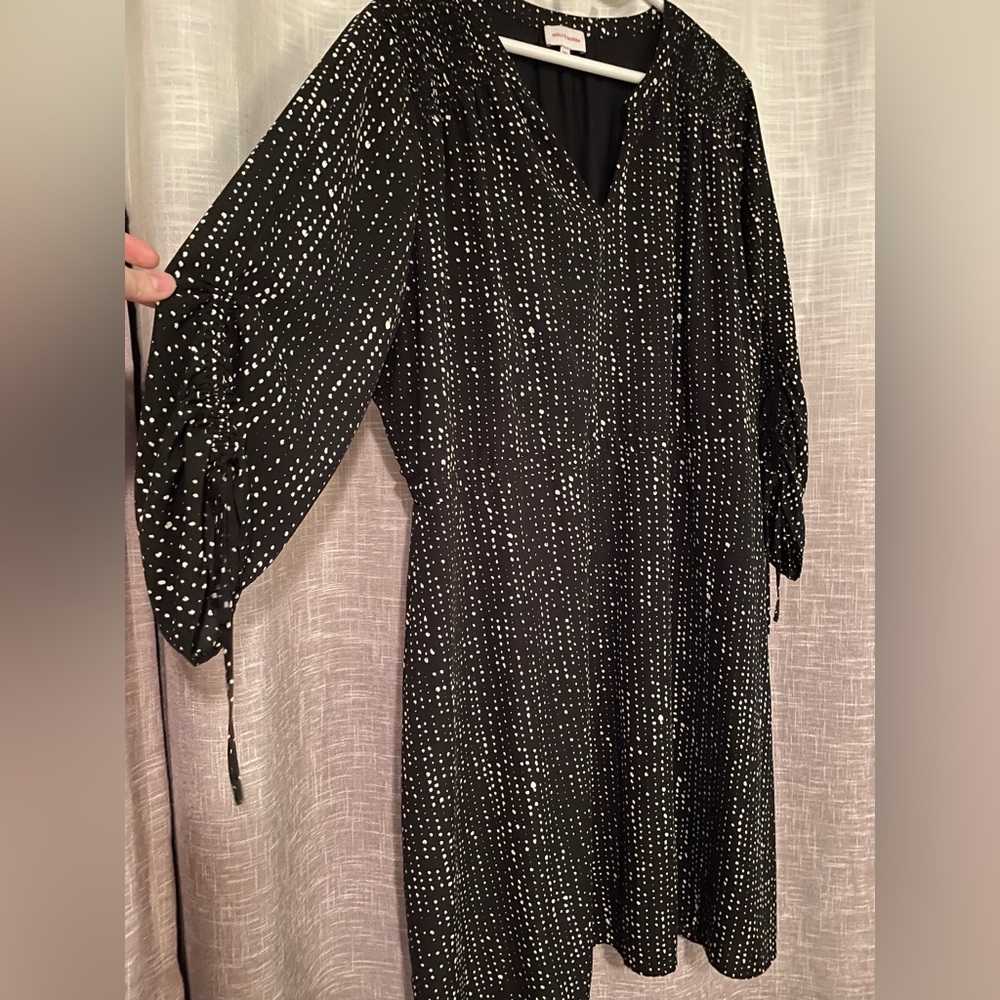 Black and white long sleeve dress